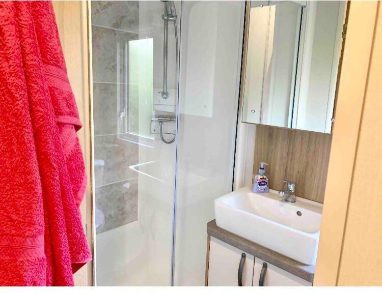 Hastings Holiday Home At Fairlight Lodge Beauport Holiday Park St Leonards-on-Sea Exteriör bild